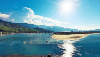 Vịnh Lăng Cô – điểm du lịch lý tưởng cho hè