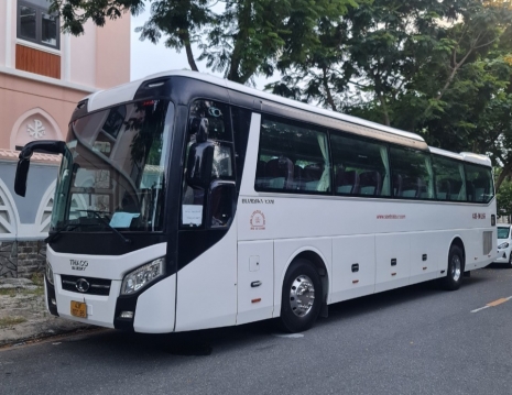 Thuê xe du lịch 45 chỗ Univer tại Đà Nẵng